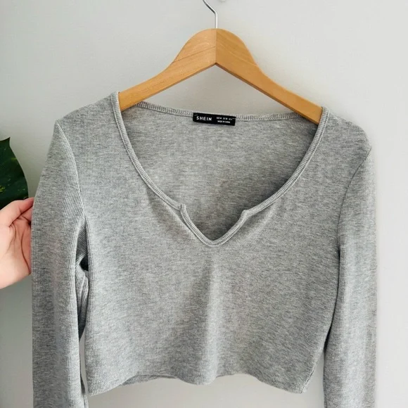 SHEIN | Cropped Ribbed Vneck Long Sleeve Tee In Grey Size Medium - Picture 2 of 5